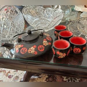 Black and Red Floral Teapot Set